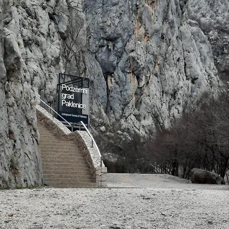 Apartmani Quattro Starigrad Paklenica Exterior foto