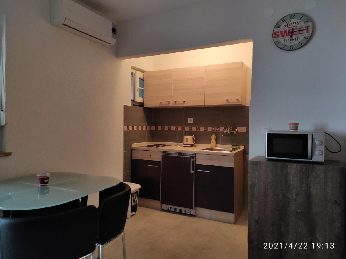 Apartmani Quattro Starigrad Paklenica Exterior foto