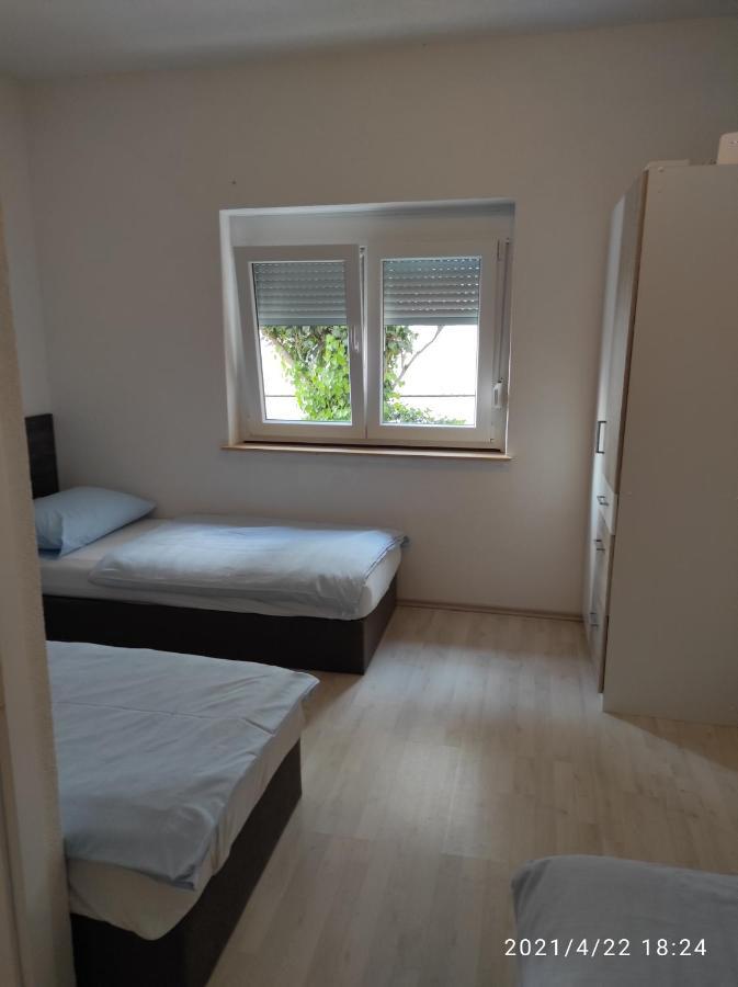 Apartmani Quattro Starigrad Paklenica Exterior foto