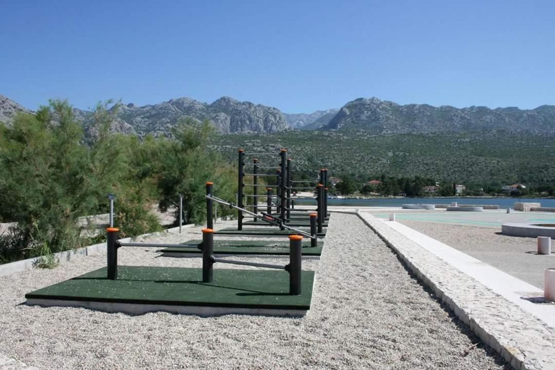 Apartmani Quattro Starigrad Paklenica Exterior foto