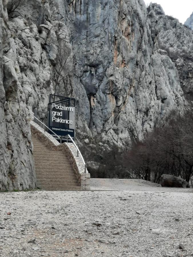 Apartmani Quattro Starigrad Paklenica Exterior foto